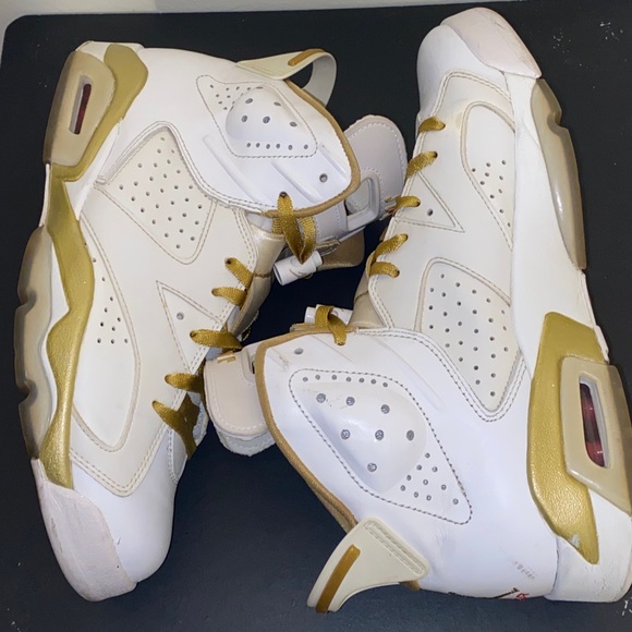 Jordan 6 Golden Moments Size 9 *IN HAND* - Picture 2 of 12